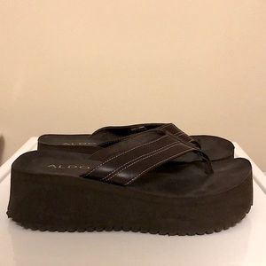 🤎 Vintage ALDO Chocolate Brown Platform Flip Flop Sandals